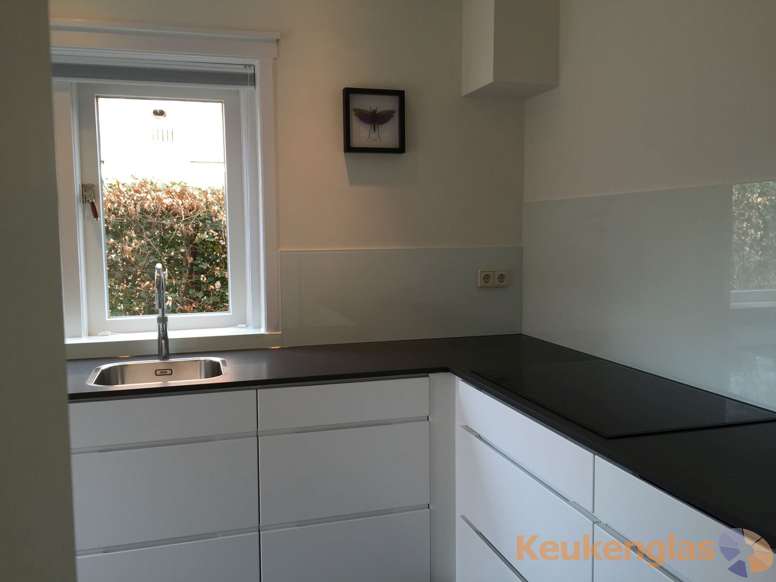 Glazen spatwand kleur wit keukenglas