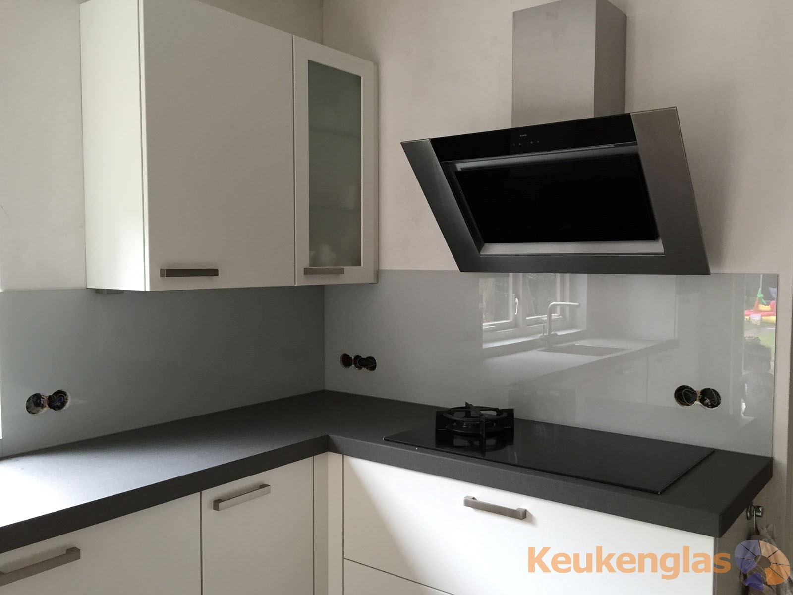 Rode glazen keuken achterwand keukenglas