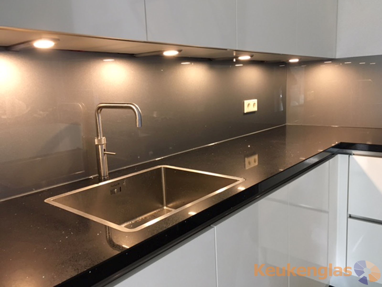 Metallic keukenwand glas 2