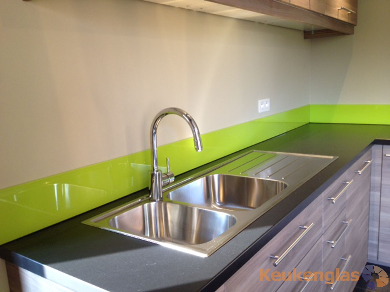 Appeltjesgroene glazen keuken achterwand 2