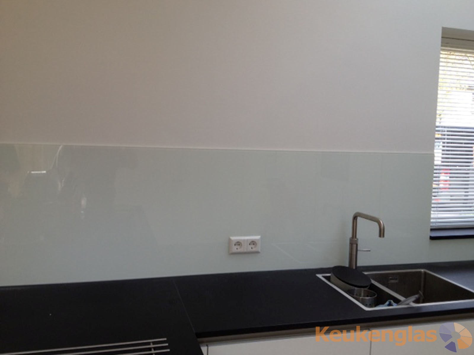 Keuken glaswand wit Amersfoort 2