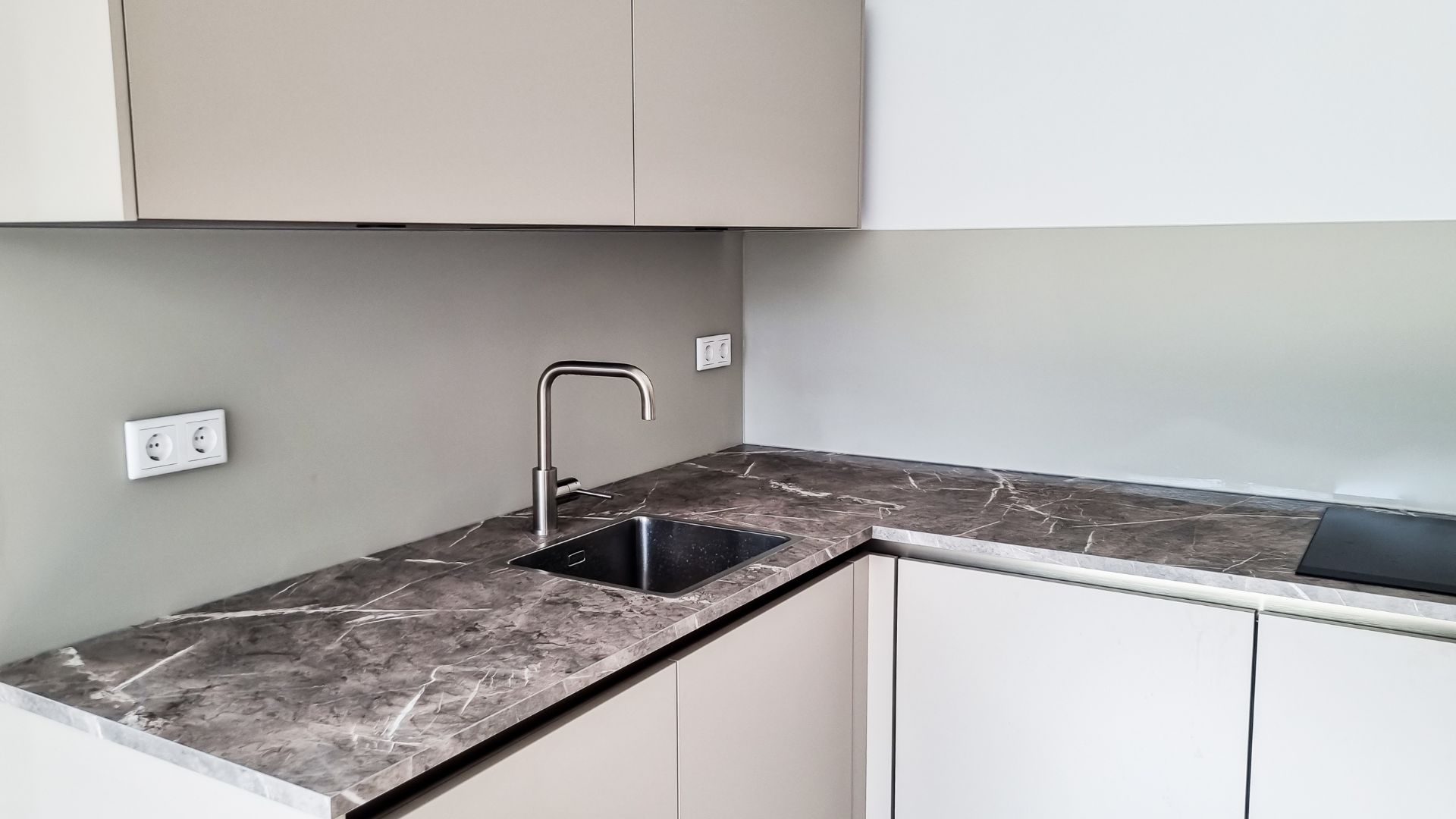 Zo kun je je keuken nieuw leven inblazen - aluminium