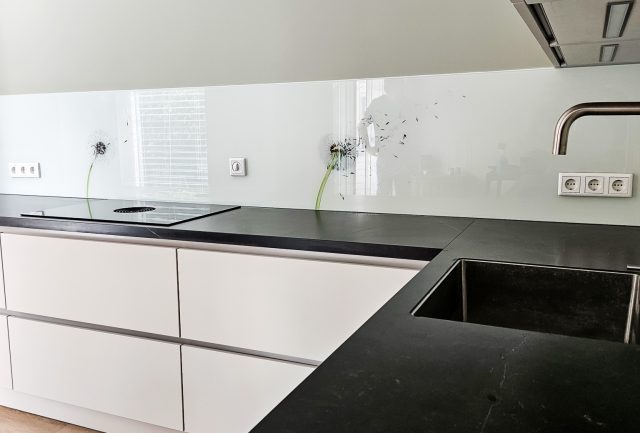 Rustieke witte glazen keuken achterwand Eindhoven